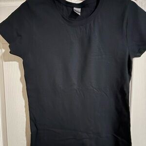 Gildan Women's Short Sleeve Crewneck Tee in Black